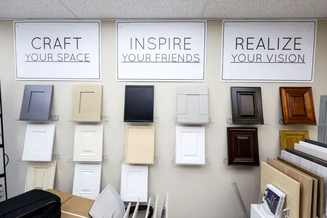 Wall display of coordinated cabinet and countertop samples